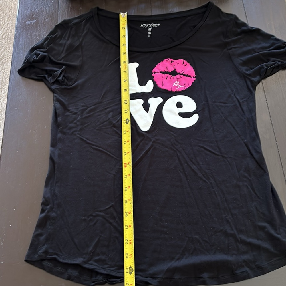 Betsy Johnson Tee Shirt - Picture 5 of 5